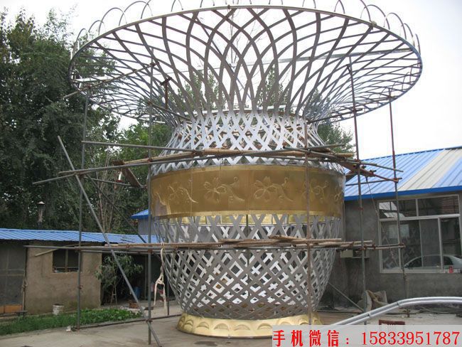不銹鋼鏤空花瓶雕塑，大型花瓶雕塑